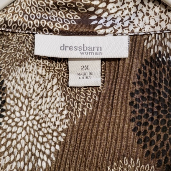 DRESSBARN Woman Button-Down Top - Picture 3 of 6